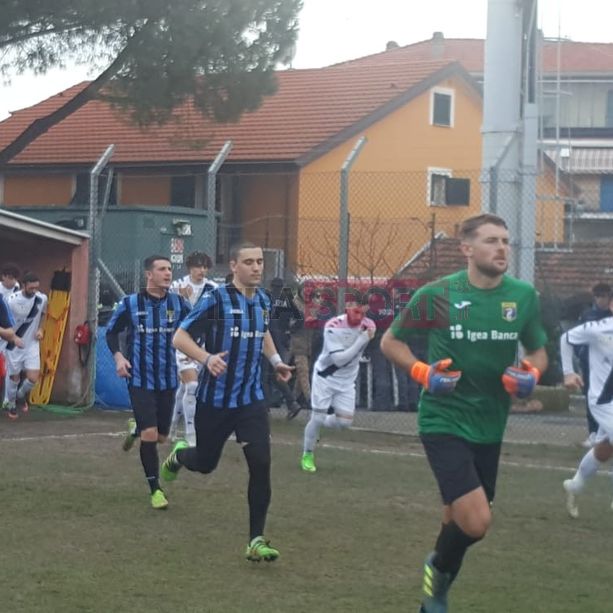 Calcio, Eccellenza. Riviviamo il big match Imperia-Albenga negli scatti di Christian Flammia (FOTO)
