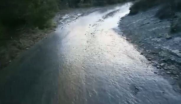 Emergenza idrica, a Imperia l’acquedotto è un colabrodo: da giorni tubo rotto in Regione Panegai (video)