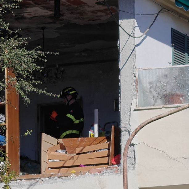 Sanremo: esplosione di sabato scorso in via Margotti, in corso i rilievi dei Vigili del Fuoco ma ancora nessuna certezza (Foto)