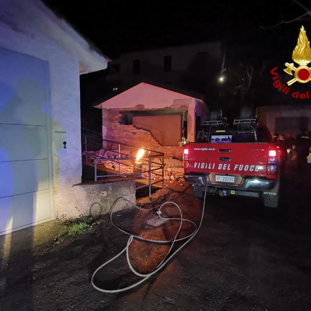 Fuga di gas da una bombola ai Piani di Imperia: 40enne ustionata (foto e video)