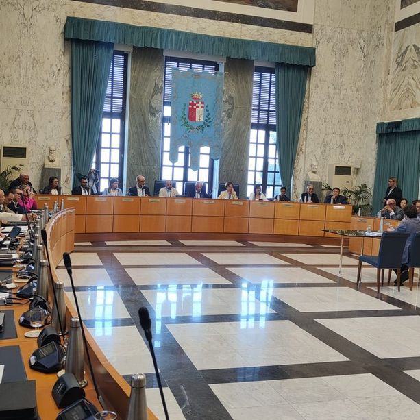 Imperia, convocato il prossimo consiglio comunale: si discuterà anche della riqualificazione dell'ex albergo Italia