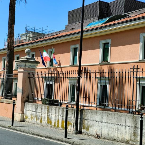 Imperia, si apre con un rinvio il processo a carico dell’ ex preside dell’Ipsia Daniela Pistorino: è a giudizio per maltrattamenti ai docenti