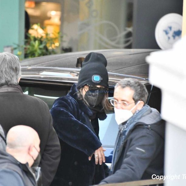 72° Festival di Sanremo: adesso è ufficiale, Fiorello è arrivato in città. Ad accoglierlo a braccia aperte c'è l'amico Amadeus (Foto)