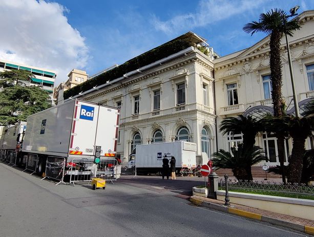 Sanremo: sarà un Festival 2021 'smart' per i giornalisti? Intanto la conferenza di 'Sanremo Giovani' sarà on line