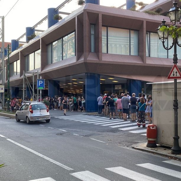 Sanremo: voglia di 'Green pass' o fiducia nel vaccino? Ieri la 'open night' è terminata oltre la mezzanotte (Foto)