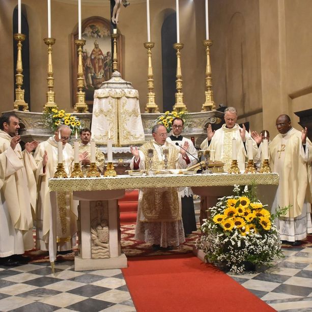 Sanremo: questa sera alla Concattedrale di San Siro la solenne celebrazione del Corpus Domini (Foto e Video)