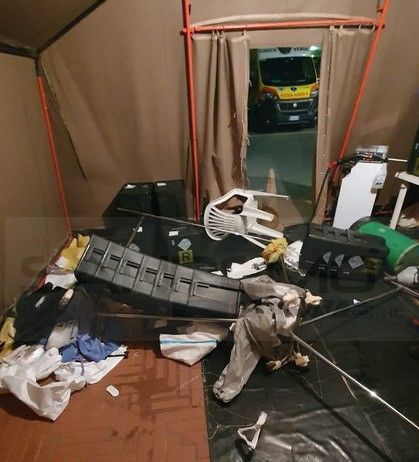 Ventimiglia: vergognoso atto di vandalismo alla Croce Verde, distrutto stanotte il sanificatore Covid (Foto)