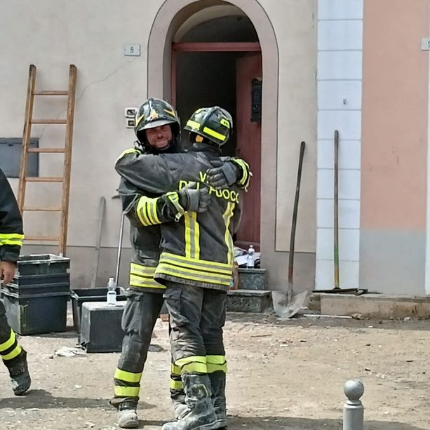 Soldano: estratto il ragazzo rimasto intrappolato tra le macerie, tre i feriti al Santa Corona (Foto e Video)