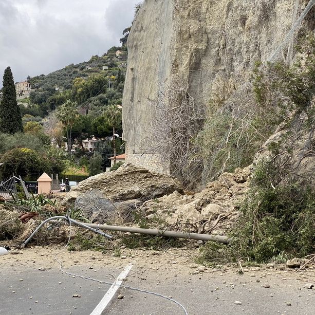 Ventimiglia: frana di via Toscanini, caduti circa 350 metri cubi di terra. Si punta a riaprire la strada lunedì