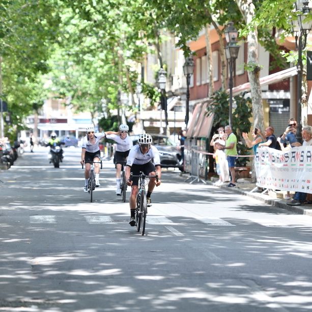 Granfondo Milano – Sanremo: la carovana ciclistica arriva al traguardo (Foto e video)