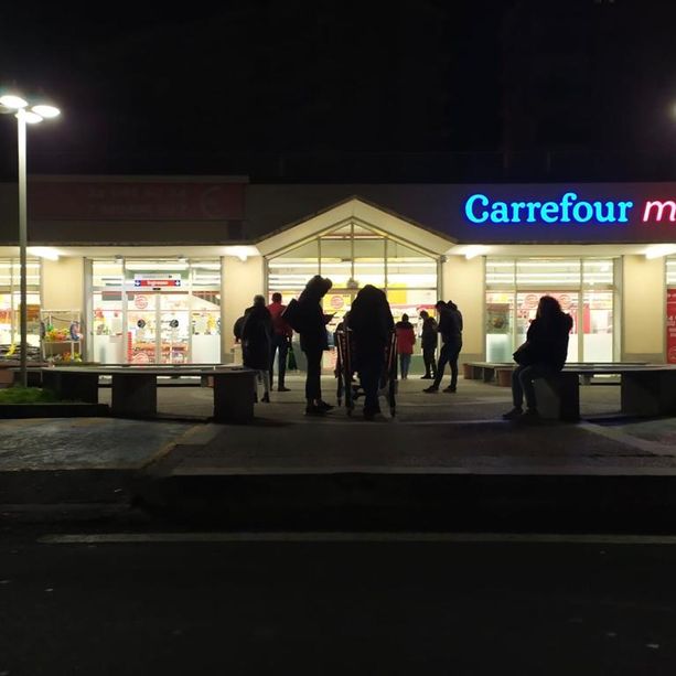 Coronavirus: anche a Imperia, dopo le parole di Conte, code al supermercato. Il governo &quot;Non necessario&quot; (foto)
