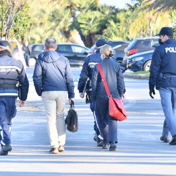 Presunti maltrattamenti di animali al Luna Park di Sanremo, scatta l'esposto: blitz di Asl 1 e forze dell'ordine (Foto)