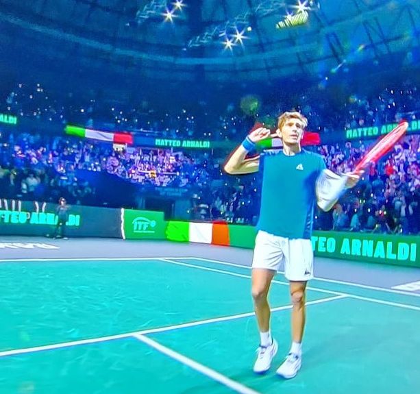 Super Matteo! Il sanremese Arnaldi batte Popyrin e porta all'Italia il primo punto nella finale di Davis