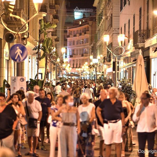 Sanremo sta per chiudere un’estate da record, Biancheri: “Più 20% sul 2019, in città un’invasione di turisti” (Video)