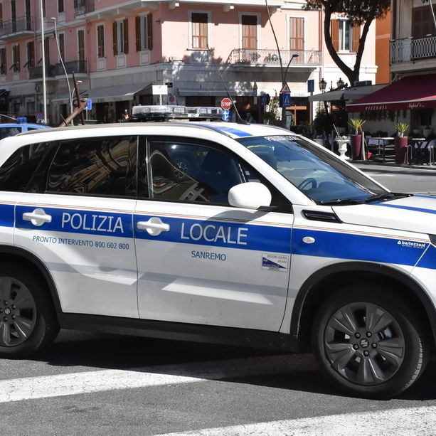 Sanremo: in due sul monopattino e in contromano, investita ieri una donna in via Zefiro Massa
