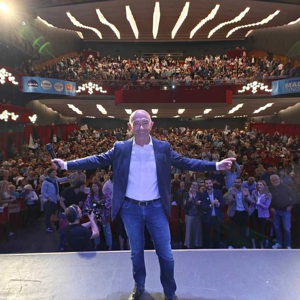 Elezioni Sanremo, al Teatro Ariston l’adunata civica per Alessandro Mager: “Non posso accettare che si parli male della città”