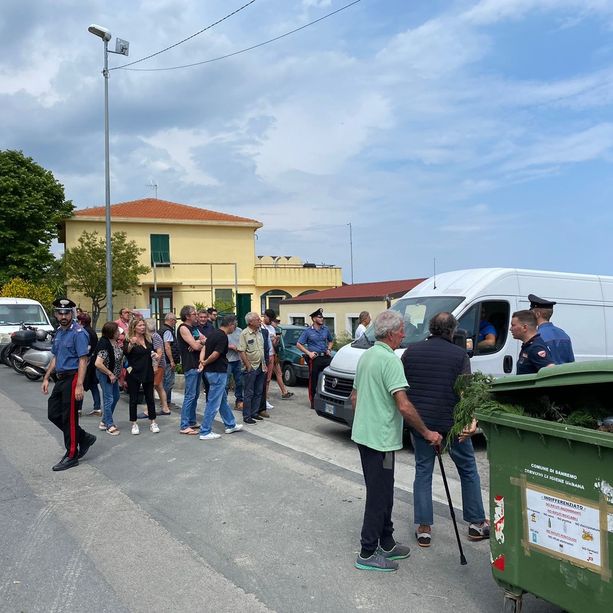 Sanremo: a Coldirodi esplode la protesta per l'antenna 5G e strada bloccata, le risposte del Comune (Foto)