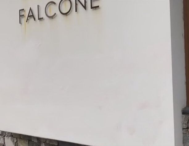 Atto vandalico dei ‘No vax’ a Comporosso: Toti “Gesto di una minoranza violenta e irresponsabile”