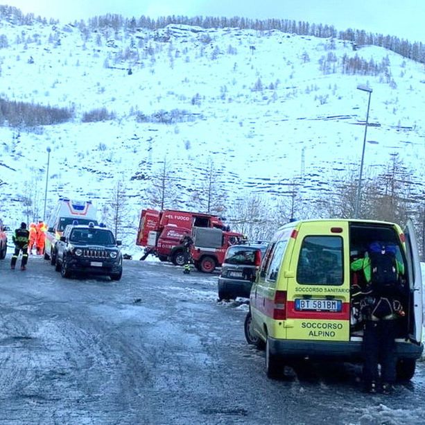 Monesi: quattro le persone finite sotto la slavina, sono stati tutti estratti e una donna è in gravi condizioni