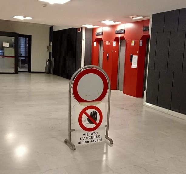 Terminato l'interrogatorio di Toti in un palazzo di giustizia blindato. L'avvocato: “Parleremo la prossima settimana”