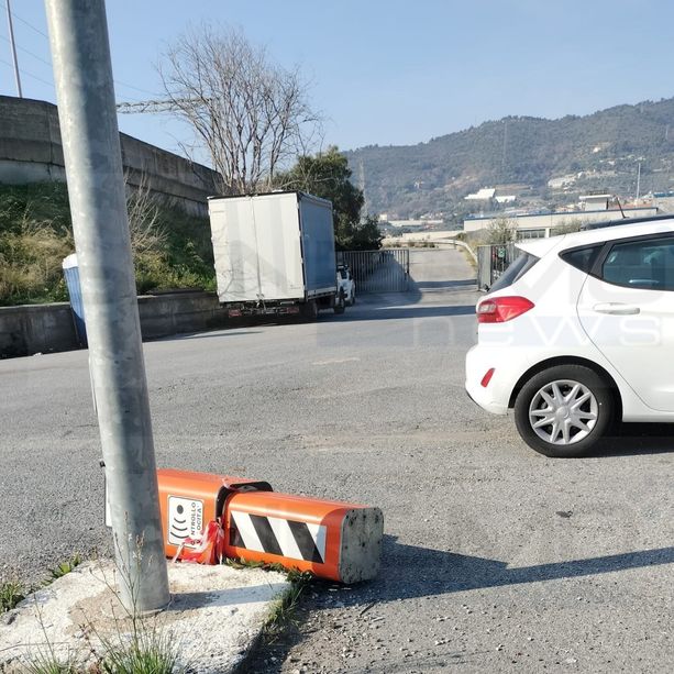 Taggia: l'altra notte l'intervento di 'Fleximan' sulla superstrada, ci sono auto che passano a 110 Km/h