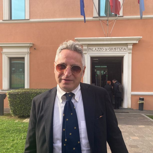 Aggressione del piccolo Ryan, ascoltati in procura a Imperia mamma e fratellino. L’avvocato D’Auria: “Il bambino vive una situazione tragica. Il movente? Rimane un mistero” (video)