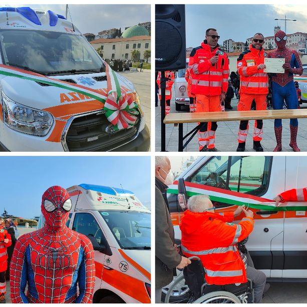 Imperia, inaugurati in calata Anselmi 4 nuovi mezzi della Croce Bianca. Il presidente Trincheri: “Tra i primi in Italia a dotarci di ambulanze ibride” (foto e video)