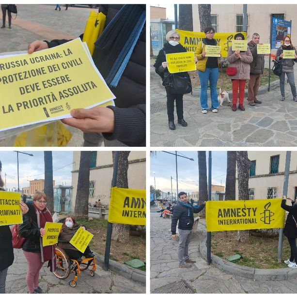 Imperia, sit in silenzioso per la pace in Ucraina. Bisiani (Amnesty): &quot;Stop ai crimini di guerra da parte della Russia&quot; (foto e video)