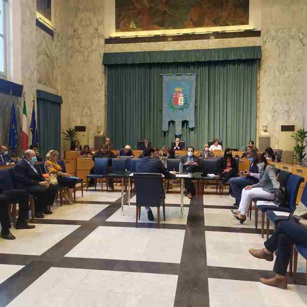 Vaccino: cosa ne pensano i nostri politici, oggi lo abbiamo chiesto a sindaco, giunta e consiglio comunale di Imperia. Ecco com'è andata