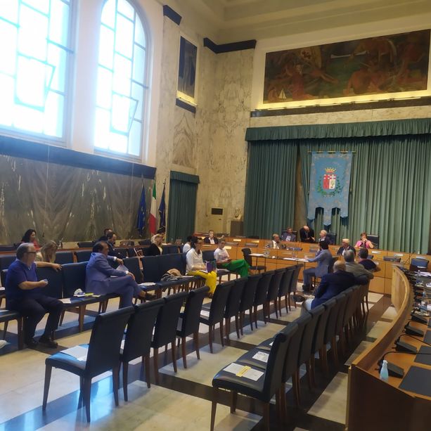 Imperia: dopo la pausa estiva torna il consiglio comunale, dieci i punti all'ordine del giorno