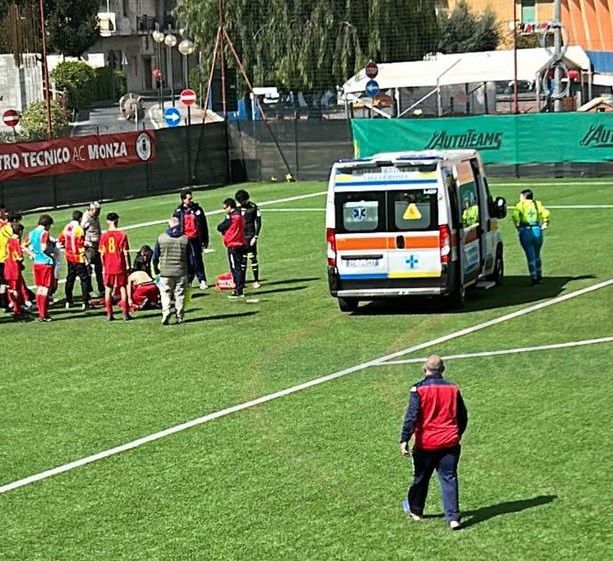 Camporosso: scontro durante partita di calcio, 16enne portato al Santa Corona dall'elisoccorso
