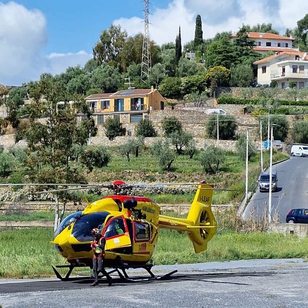 Incidente in A10, due feriti allo svincolo di San Bartolomeo: interviene l'elisoccorso