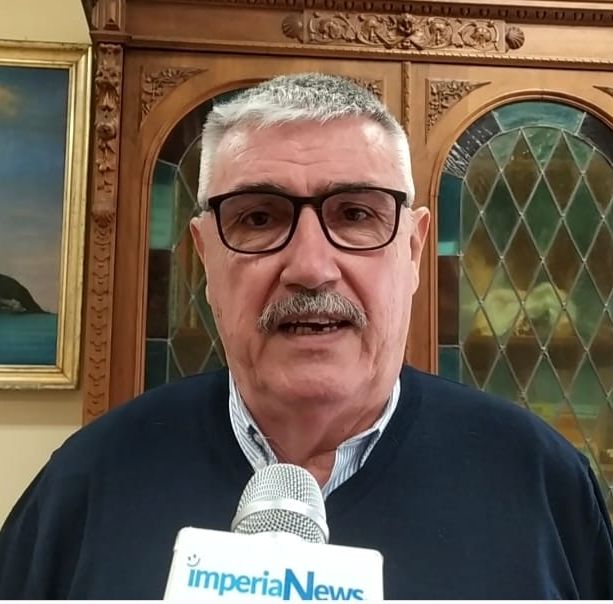 Diano Marina, gli auguri e gli auspici per il nuovo anno del sindaco Giacomo Chiappori: &quot;2021 sarà ripartenza&quot; (video)
