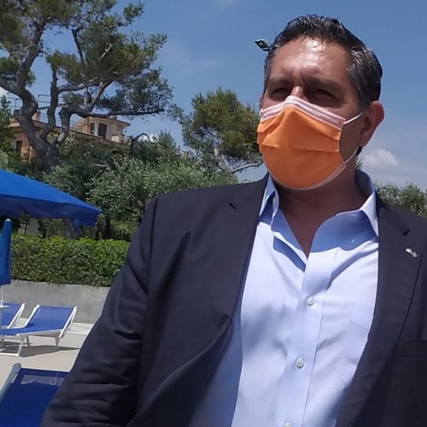Vaccini: il colloquio con Toti &quot;Scetticismo tra i giovani? Comprensibile visto il pasticcio fatto con Astrazeneca&quot;