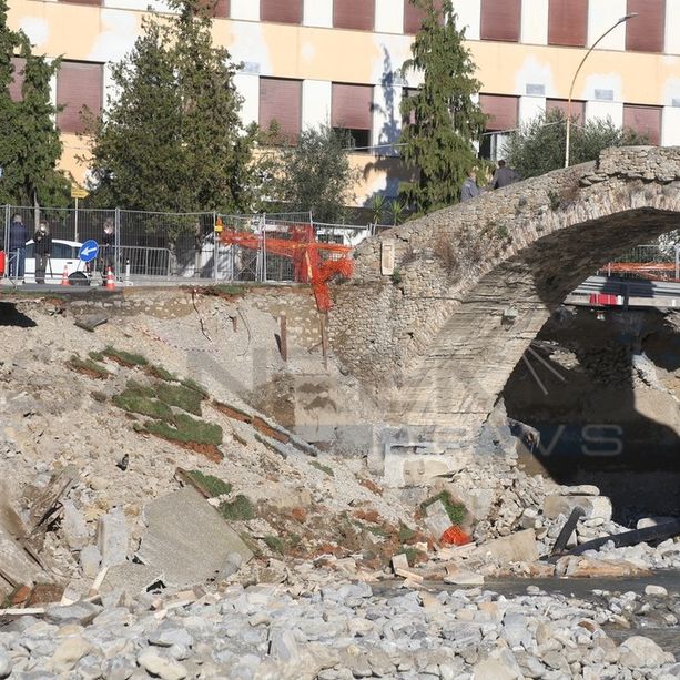 Regione Liguria finanzierà la messa in sicurezza dell'argine crollato stanotte a Taggia (Foto)