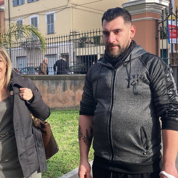 Audizione in procura a Imperia dei genitori di Ryan, il papà: “È tornato a sorridere”. L’avvocato Gioffrè: “Non c’è una terza persona, gli indagati sono due”