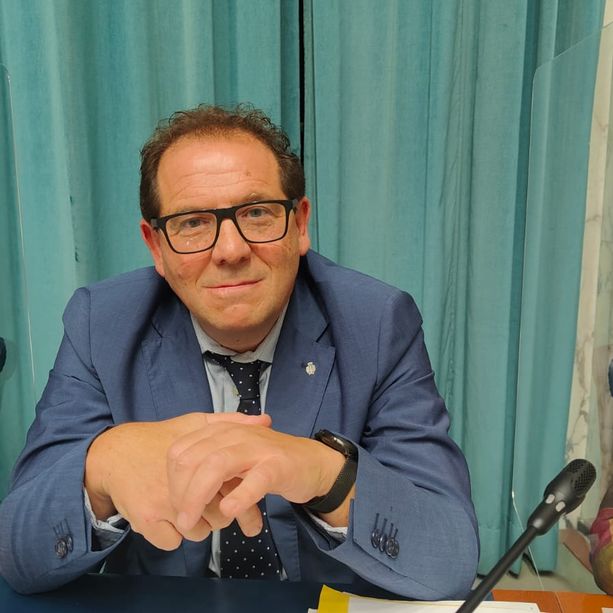 Imperia, bagarre sulla Seris. L’assessore Volpe alla minoranza: “Servizi garantiti a tutti. Perché portare in consiglio comunale persone che soffrono?” (foto)