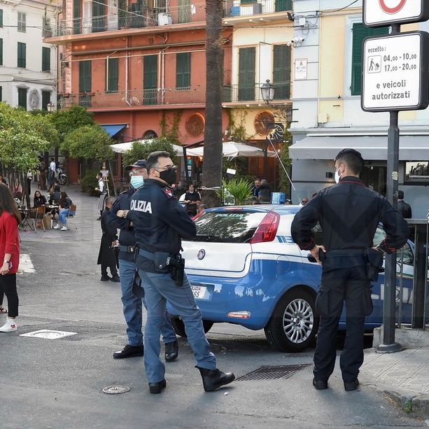 Controlli nelle forze dell'ordine all'ora dell'aperitivo: situazione sotto controllo in tutta la provincia (Foto)