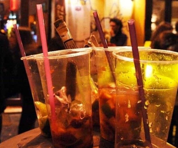 Giro di vite a Imperia, stop alla vendita di alcolici dalle 20 alle 8,30 in via dell’Ospedale