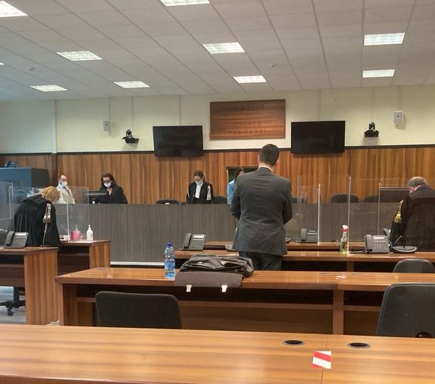 Tenta di estorcere denaro alla madre per comprare la droga e la picchia: il pm chiede la condanna per un 23enne