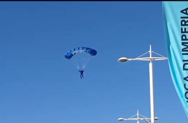 Ecco le prove dell’apertura delle Vele d’Epoca con gli incursori della Marina (video)