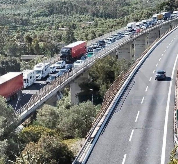 Traffico per il controesodo, il maltempo allontana i turisti