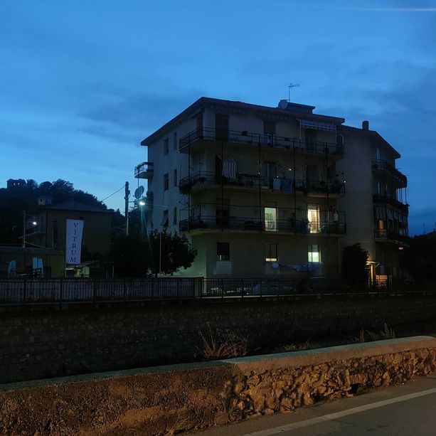 Imperia, situazione esplosiva alla Fondura di Porto Maurizio. Un residente: “Peruviani si ubriacano e fanno 'casino' giorno e notte&quot;