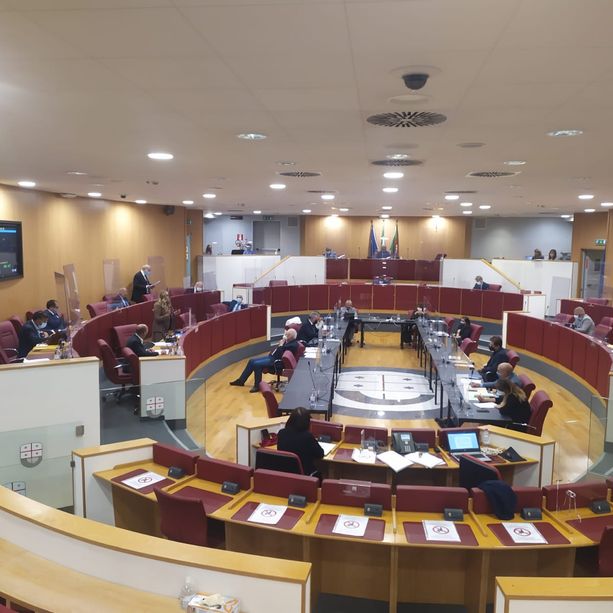 Regione, il consiglio boccia la proposta di Fdi sul consenso informato in caso di educazione sessuale, Balleari: &quot;Il gender fluid non esiste&quot;