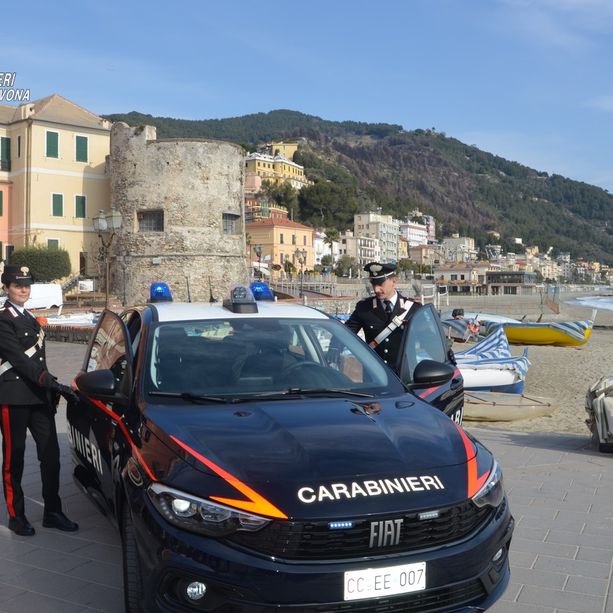 Laigueglia, armato di coltello rapina due ragazzi: 46enne arrestato dai carabinieri