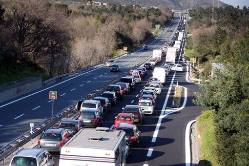 Maxi tamponamento tra 5 auto in A10: 9 km di coda tra Albenga e Finale e 8 km tra Spotorno e Savona