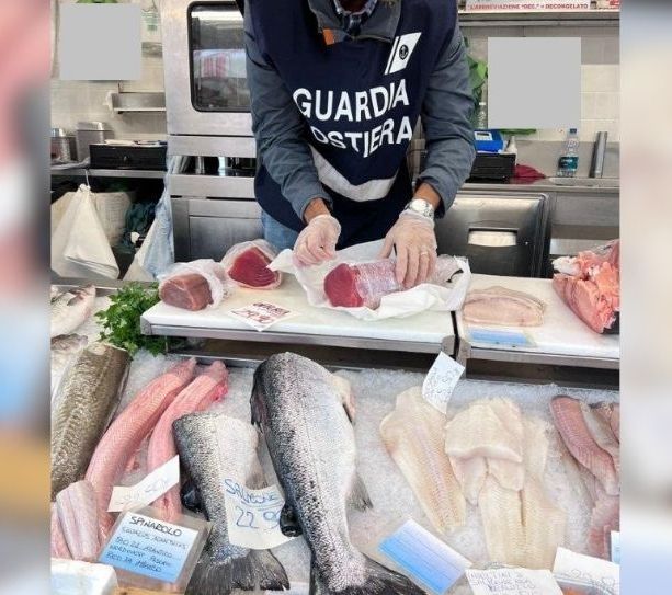 Controlli sulla filiera della pesca: sanzioni per 5mila euro a ristoranti etnici del savonese