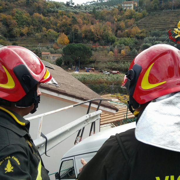 Atterraggio di fortuna per un ultraleggero in Val Ponci, tra Calvisio e Le Manie: incolume il pilota