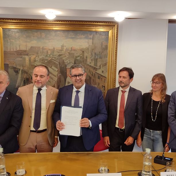 Altri 50 milioni per il rilancio economico del savonese: firmato l'accordo di programma per l'area di crisi complessa