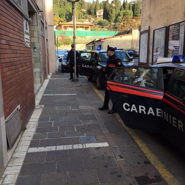 Ortovero, caricano del ferro rubato da un terreno privato su un furgone: arrestati dai carabinieri (FOTO)